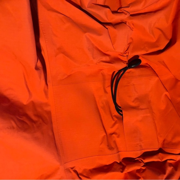 Arc'teryx Women's Gortex Jacket - Bright Orange - Picture 6 of 9